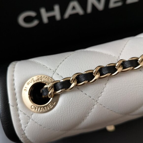 Chanel square mini single flap - Picture 2 of 16